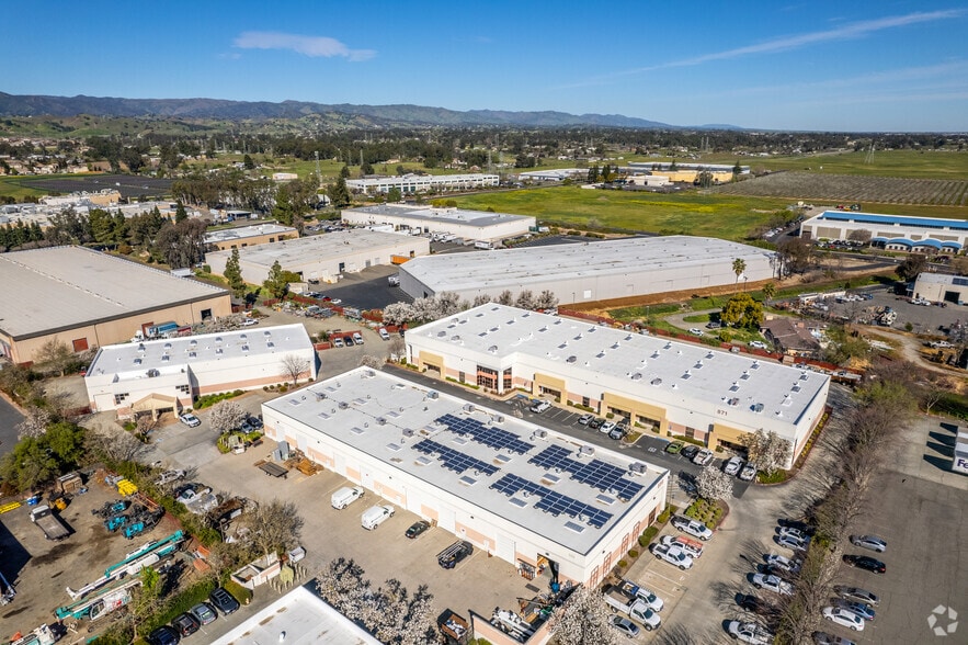 871 Cotting Ct, Vacaville, CA à louer - Aérien – Image 2 sur 28