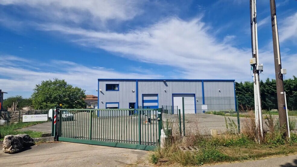 185 Montée Du Gravetan, Saint-Just-Chaleyssin à louer - Photo de l’immeuble – Image 2 sur 2