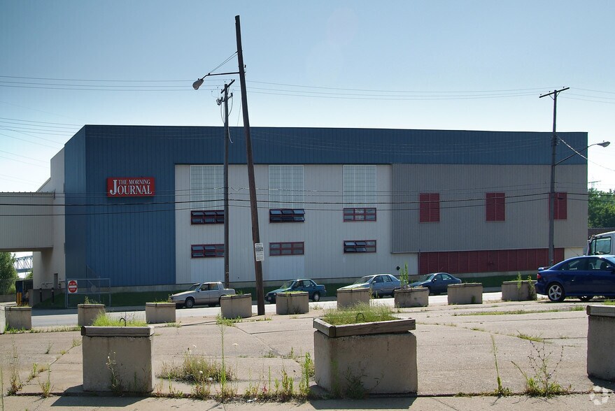 1657 Broadway Ave, Lorain, OH à vendre - Photo de l’immeuble – Image 3 sur 4