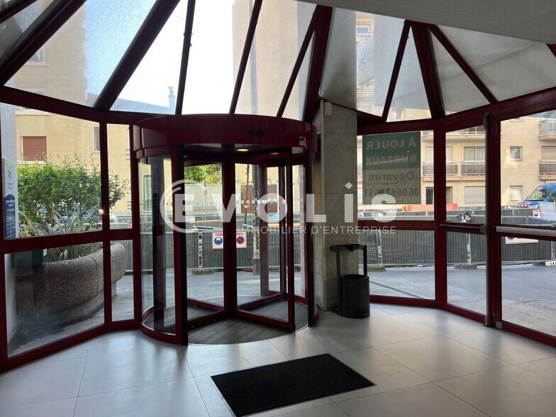 Bureau dans Paris à louer - Hall d’entrée – Image 2 sur 7