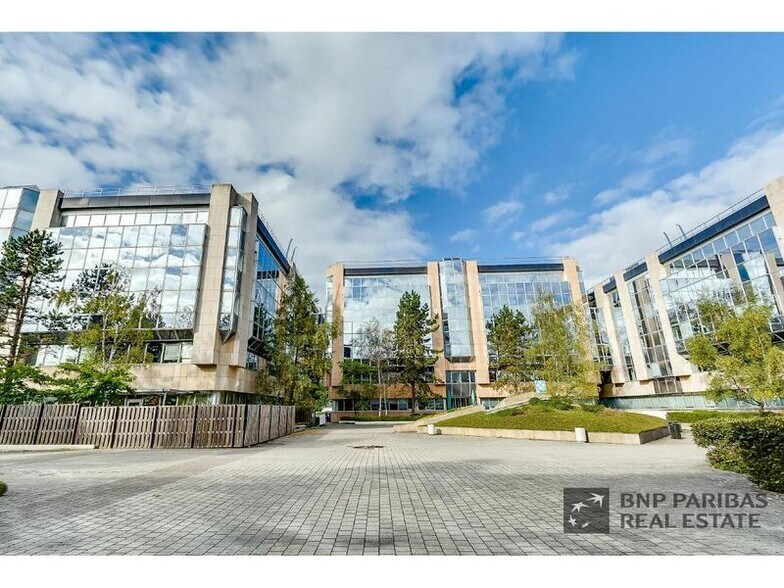 Bureau dans Vélizy-Villacoublay à louer - Photo de l’immeuble – Image 2 sur 10
