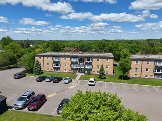 Plus de détails pour 2376 Ariel St N, Saint Paul, MN - Logement à vendre
