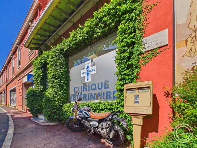 Plus de détails pour 107 Avenue Denis Semeria, Saint-Jean-Cap-Ferrat - Bureau, Local commercial à louer