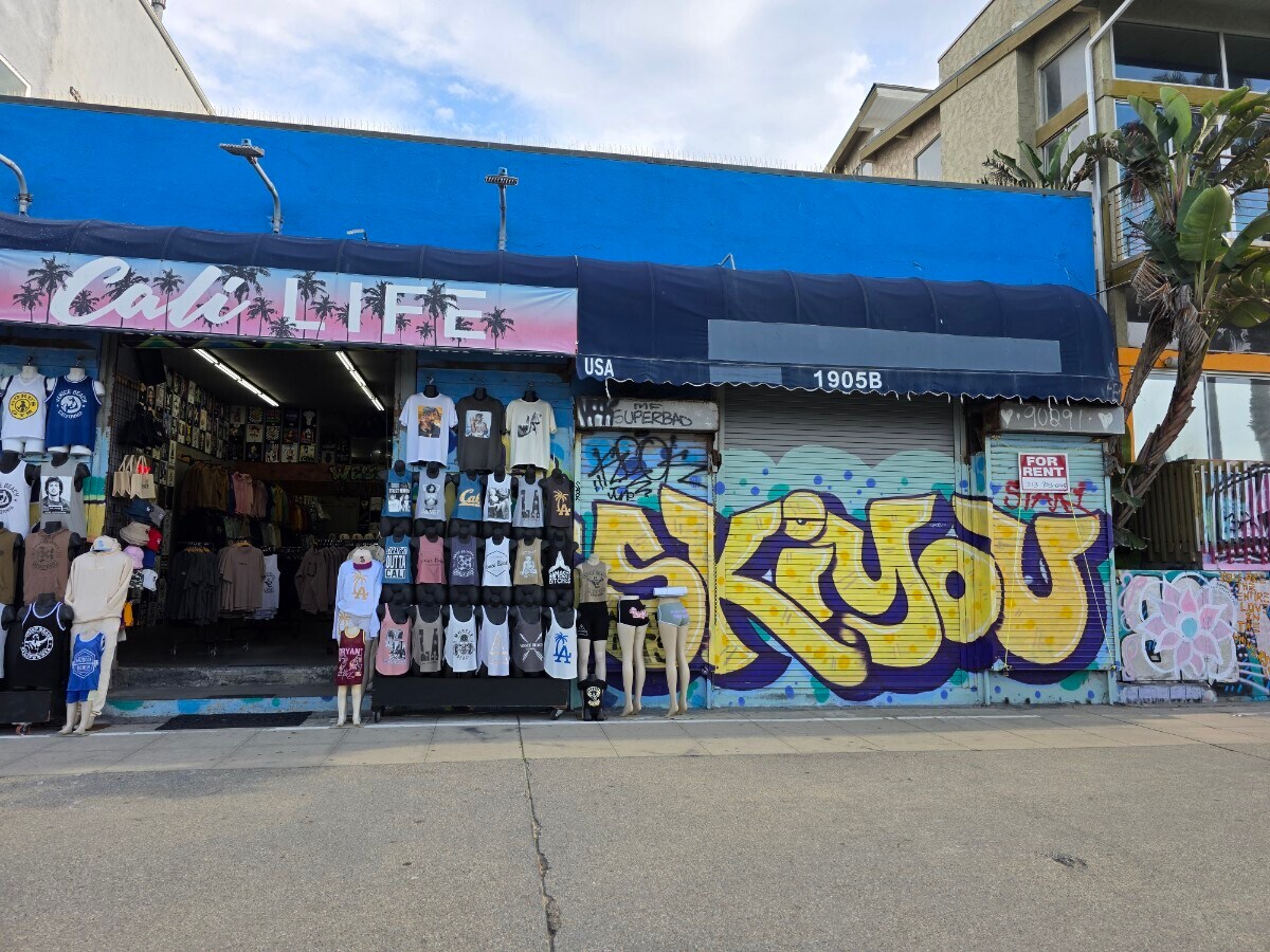 1905 Ocean Front Walk, Venice, CA à louer Photo principale– Image 1 sur 9