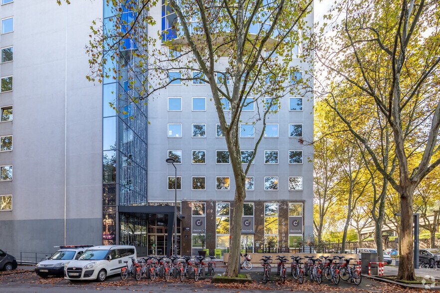 Bureau dans Villeurbanne à louer - Photo de l’immeuble – Image 3 sur 3