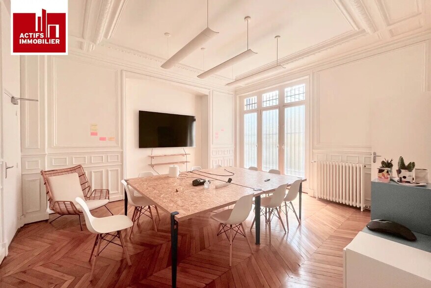 Bureau dans Paris à louer - Photo de l’immeuble – Image 2 sur 6