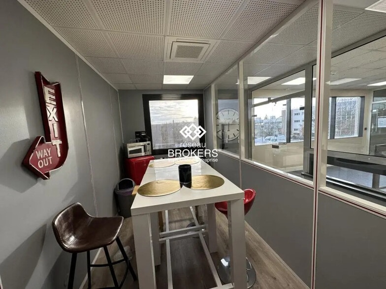 Bureau dans Gennevilliers à louer - Photo de l’immeuble – Image 2 sur 9