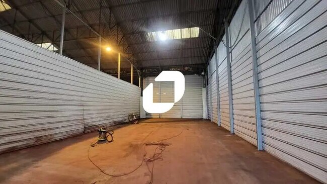 Plus de détails pour Industriel/Logistique à louer