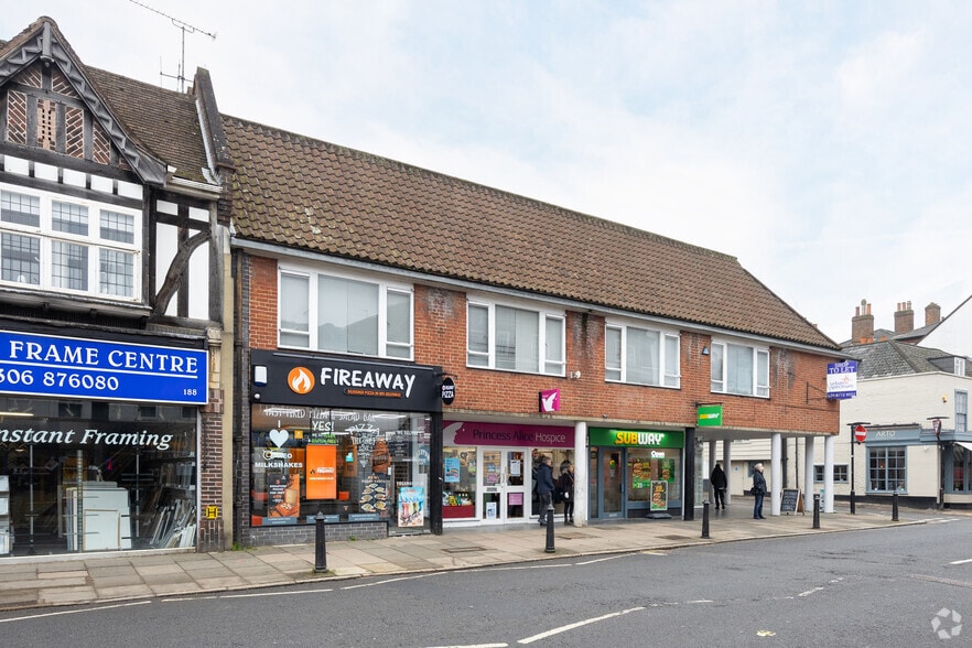 176-186 High St, Dorking à louer - Photo de l’immeuble – Image 2 sur 2