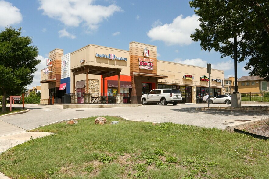 18235 Bulverde Rd, San Antonio, TX à louer - Photo de l’immeuble – Image 2 sur 19