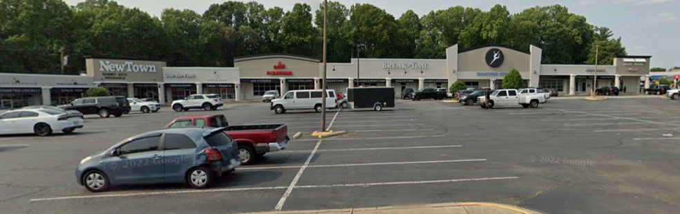 416-420 Jonestown Rd, Winston-Salem, NC à louer - Photo de l’immeuble – Image 1 sur 2