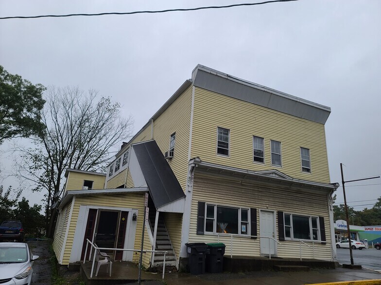 62 Main St, Philmont, NY à vendre - Photo principale – Image 1 sur 2