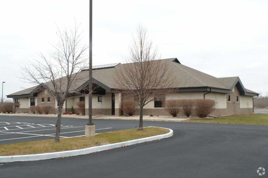 1620 N Shawano St, New London, WI à vendre - Photo de l’immeuble – Image 3 sur 14