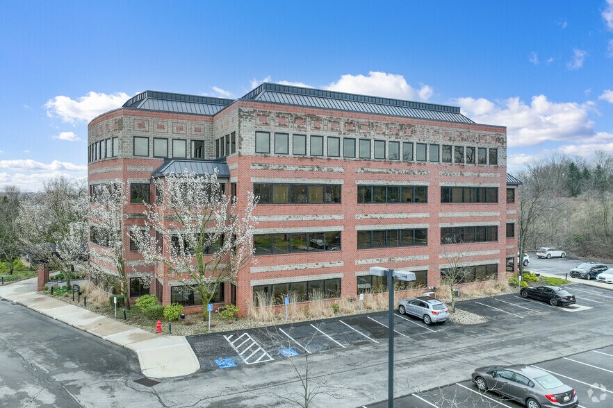 1603 Carmody Ct, Sewickley, PA à louer - Photo de l’immeuble – Image 2 sur 8
