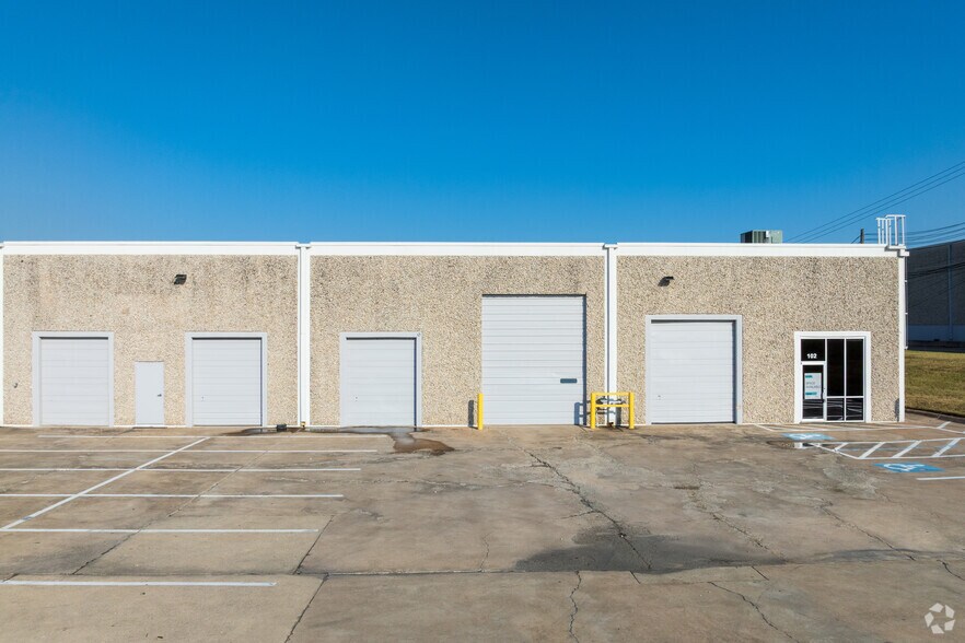 3206 Industrial Ter, Austin, TX à louer - Photo de l’immeuble – Image 3 sur 20