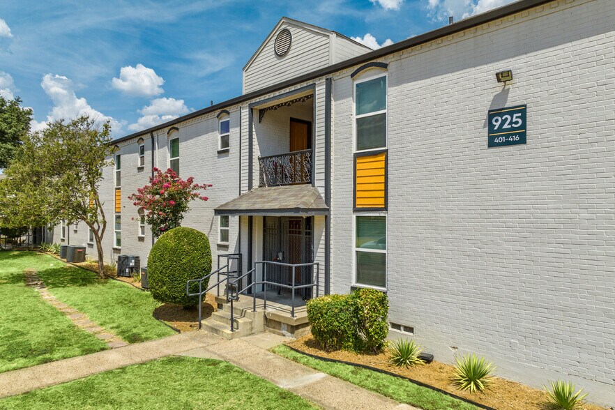 915 S Waterview Dr, Richardson, TX à vendre - Photo de l’immeuble – Image 2 sur 11
