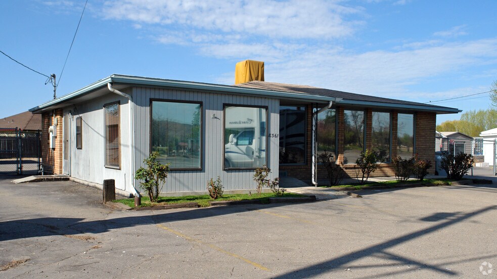 8361-8529 State Street portefeuille de 2 biens à vendre sur LoopNet.fr - Photo de l’immeuble – Image 2 sur 9