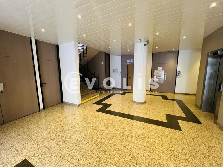 1 Rue De Rome, Rosny-sous-Bois à louer - Hall d’entrée – Image 3 sur 7