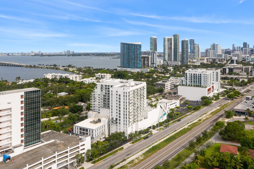 4300 Biscayne Blvd, Miami, FL à louer - Photo de l’immeuble – Image 3 sur 20