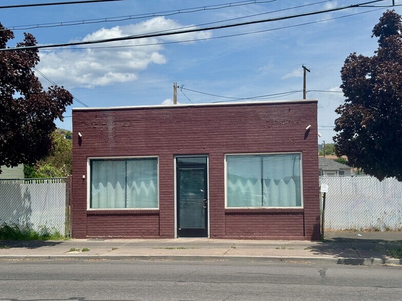 253 E Main St, Klamath Falls, OR à vendre - Photo de l’immeuble – Image 1 sur 24