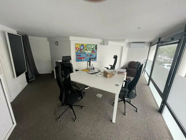 Bureau dans Lyon à louer - Photo de l’immeuble – Image 2 sur 14