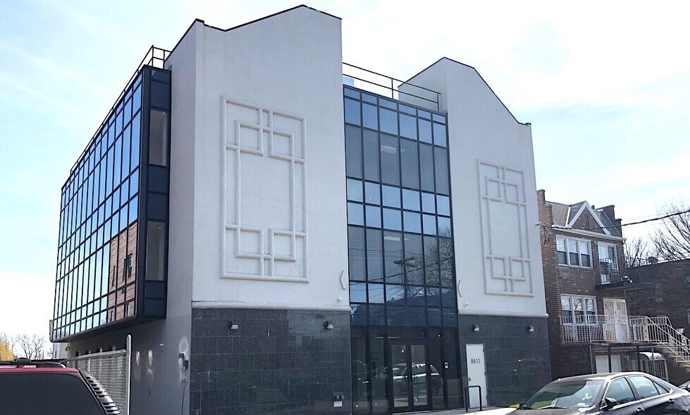 8810 Avenue J, Brooklyn, NY à louer - Photo de l’immeuble – Image 1 sur 28