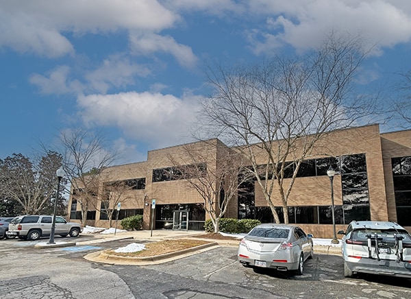 7001 Pinecrest Rd, Raleigh, NC à louer Photo de l’immeuble– Image 1 sur 5