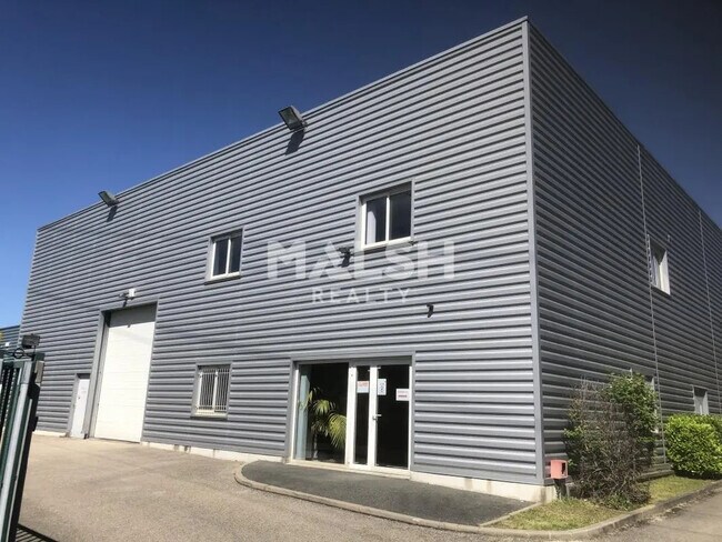 Plus de détails pour Local d’activités à vendre