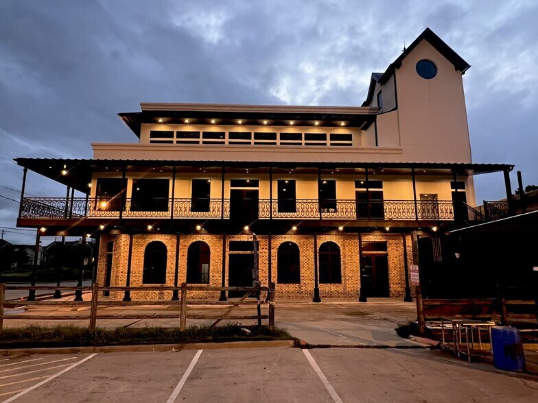 138 W Gray St, Houston, TX à louer - Photo de l’immeuble – Image 2 sur 10