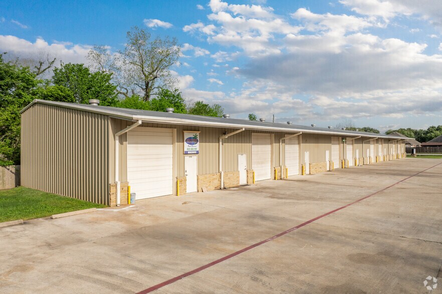 1646 Blaisdale Rd, Richmond, TX à louer - Photo de l’immeuble – Image 2 sur 7