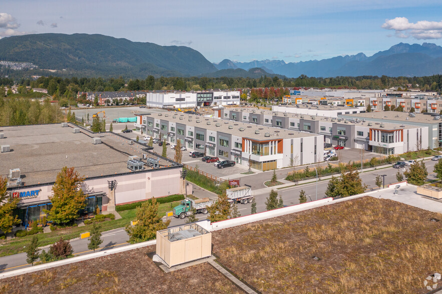 950 Seaborne Av, Port Coquitlam, BC à louer - Photo de l’immeuble – Image 2 sur 16