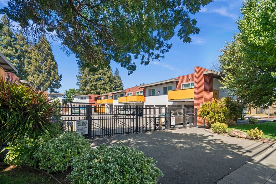25013-25021 Cypress Ave, Hayward, CA à vendre - Photo de l’immeuble – Image 3 sur 20