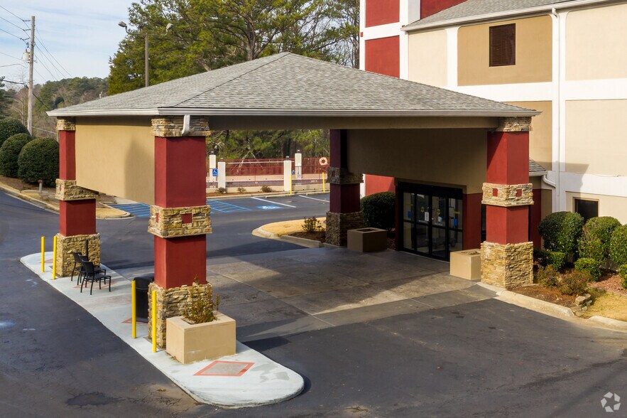 842 Thompson St, Gardendale, AL à vendre - Photo de l’immeuble – Image 2 sur 22