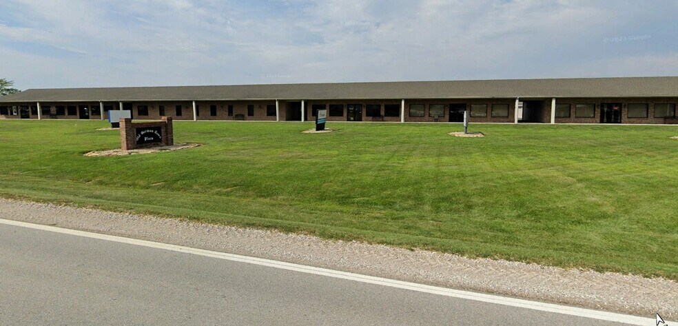 835 S 9th Ave, Haubstadt, IN à vendre - Photo principale – Image 1 sur 22