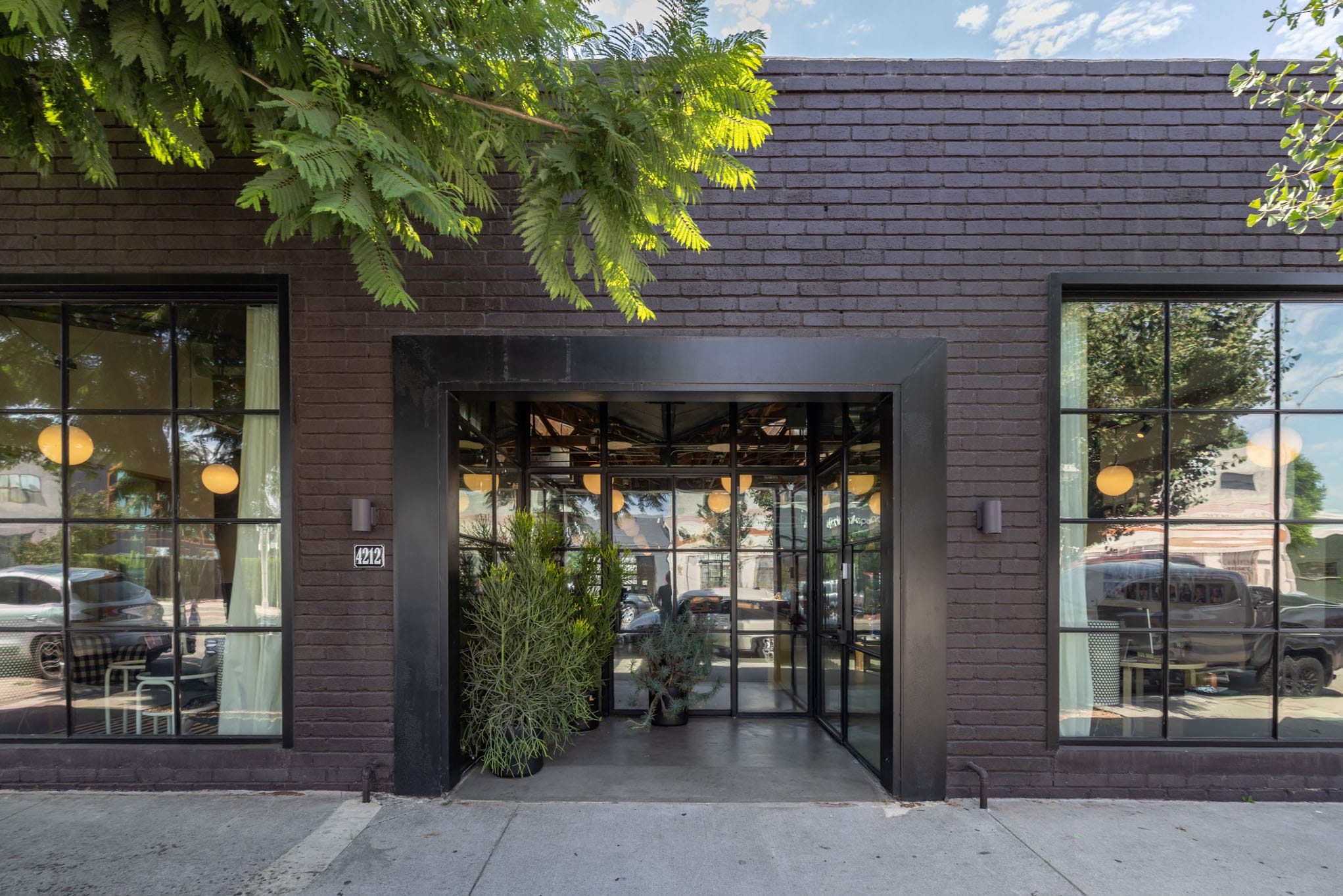 4216 W Jefferson Blvd, Los Angeles, CA à louer Photo intérieure– Image 1 sur 59