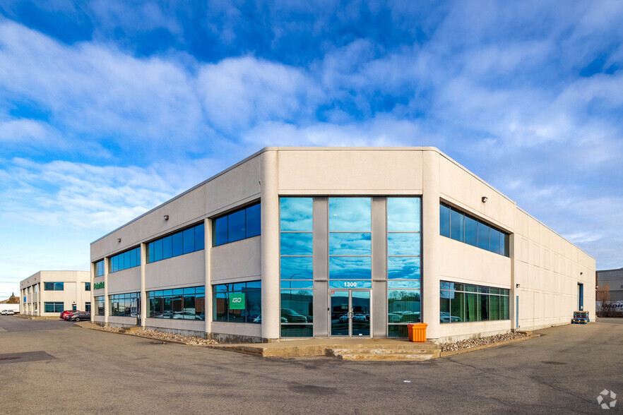 1300-1410 55e Av, Montréal, QC à louer - Photo de l’immeuble – Image 1 sur 6