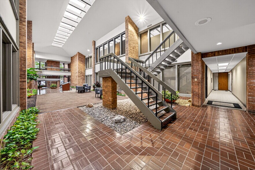 6800 Park Ten Blvd, San Antonio, TX à louer - Photo de l’immeuble – Image 2 sur 39