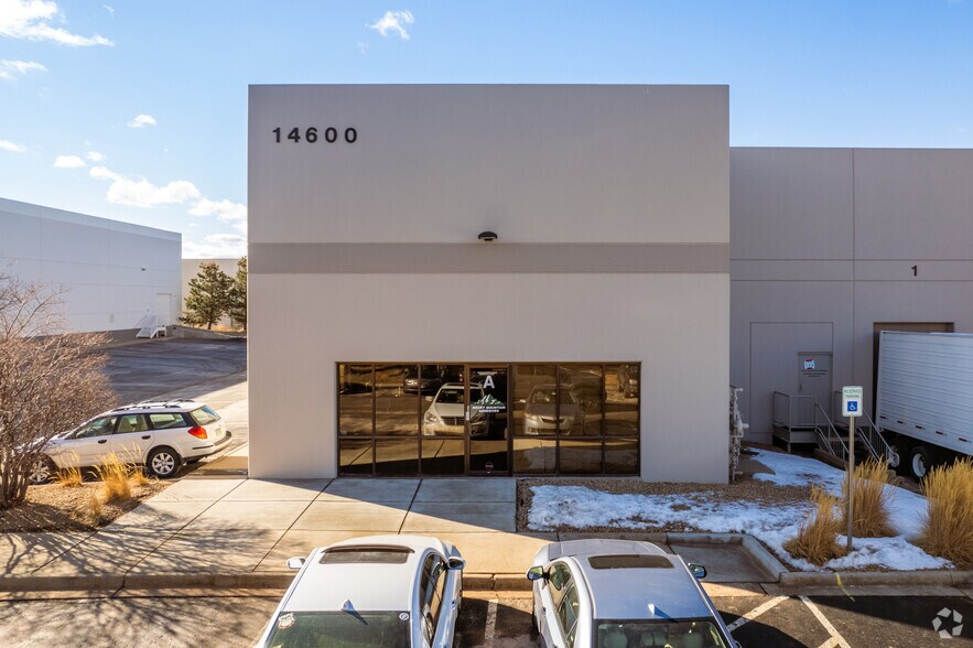 14600 E 35th Pl, Aurora, CO à louer - Photo de l’immeuble – Image 3 sur 6