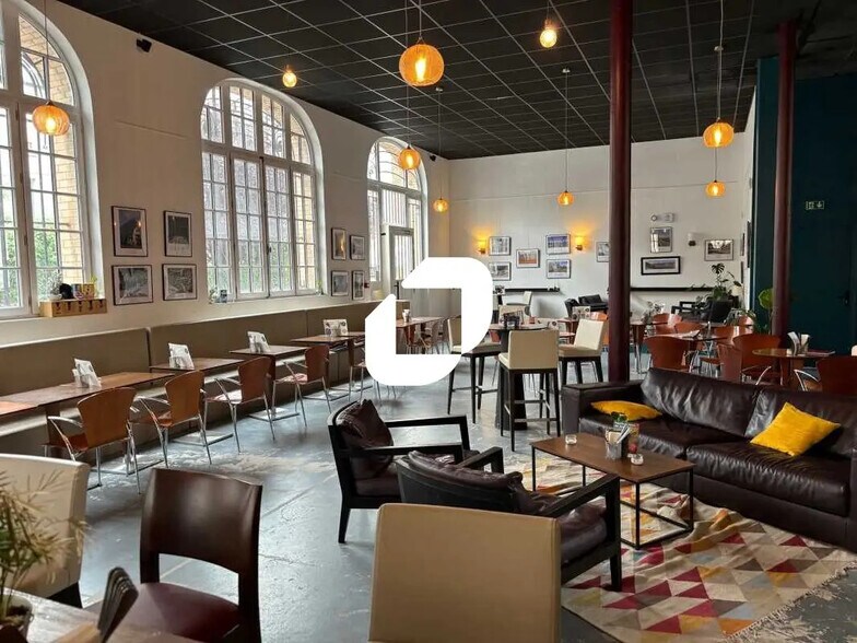 Local commercial dans Le Raincy à louer - Photo de l’immeuble – Image 2 sur 6