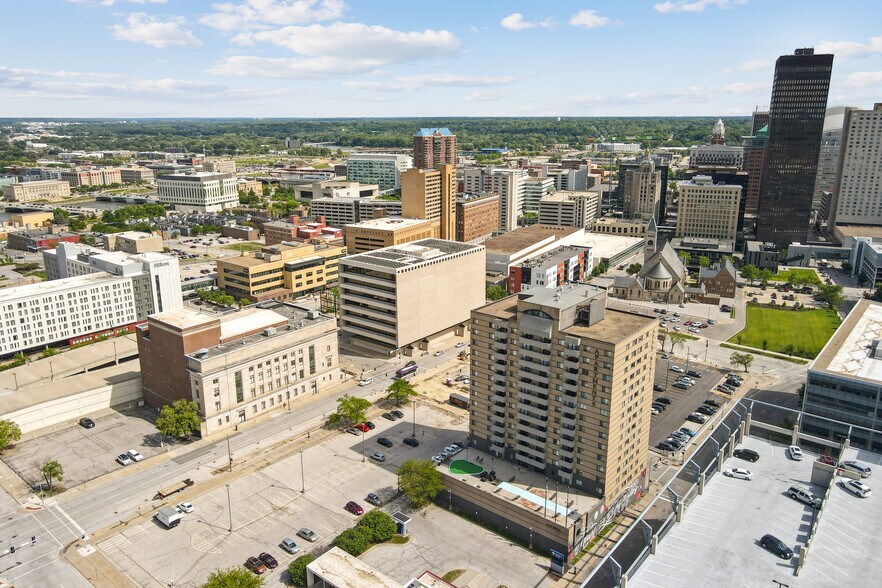 615 Park St, Des Moines, IA à vendre - Photo de l’immeuble – Image 2 sur 15