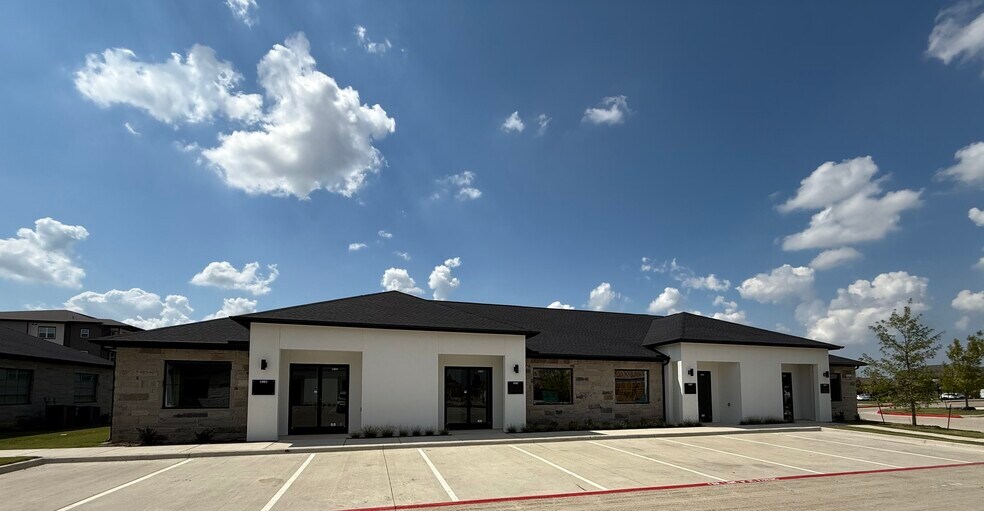 6000 Alma Rd, McKinney, TX à louer - Photo de l’immeuble – Image 2 sur 10