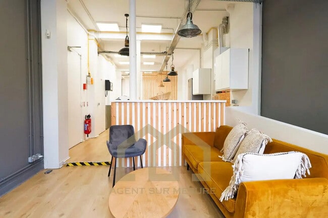 Plus de détails pour 2 Rue Lacharrière, Paris - Local commercial à louer