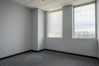 351 N Frontage Rd, New London, CT à louer Photo intérieure– Image 2 sur 9