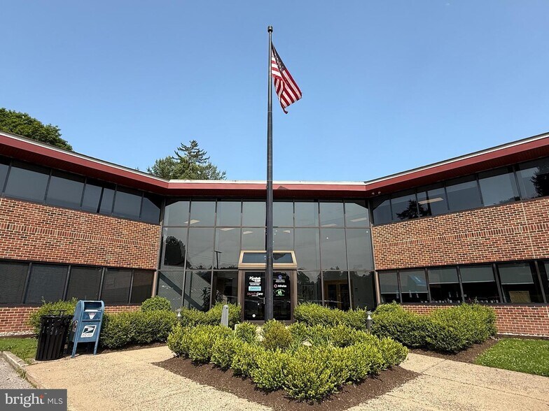 8101 Washington Ln, Wyncote, PA à louer - Photo de l’immeuble – Image 1 sur 11