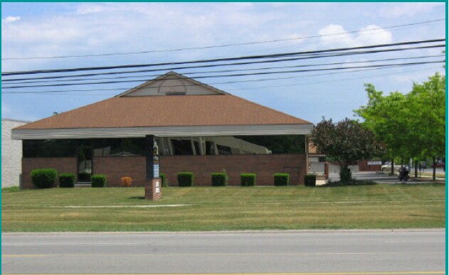 22001-22003 Allen Rd, Woodhaven, MI à louer - Photo de l’immeuble – Image 2 sur 3