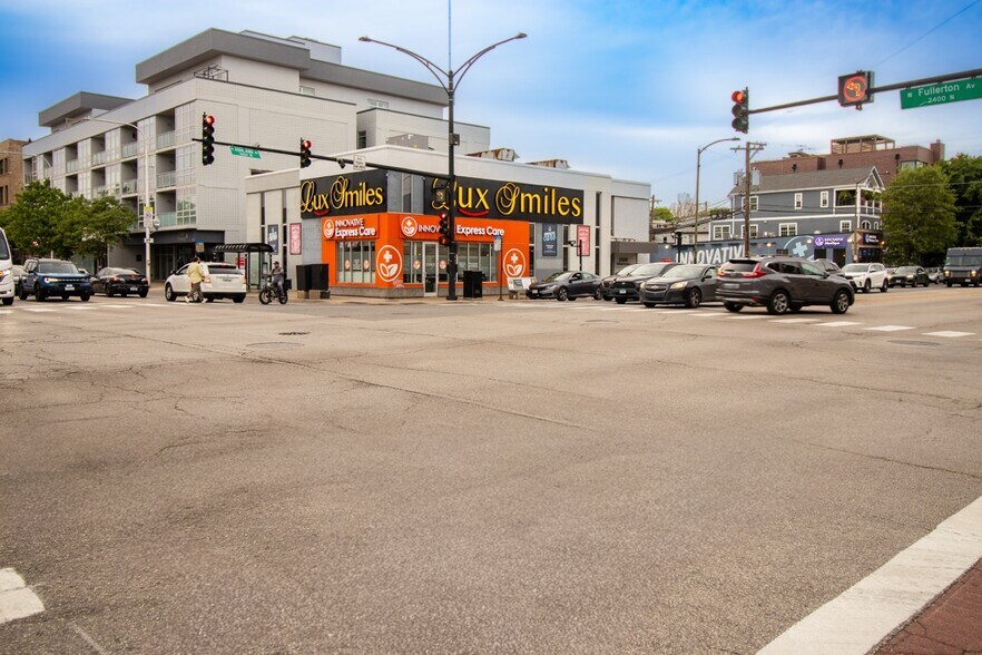2400 N Ashland Ave, Chicago, IL à louer - Photo de l’immeuble – Image 1 sur 69
