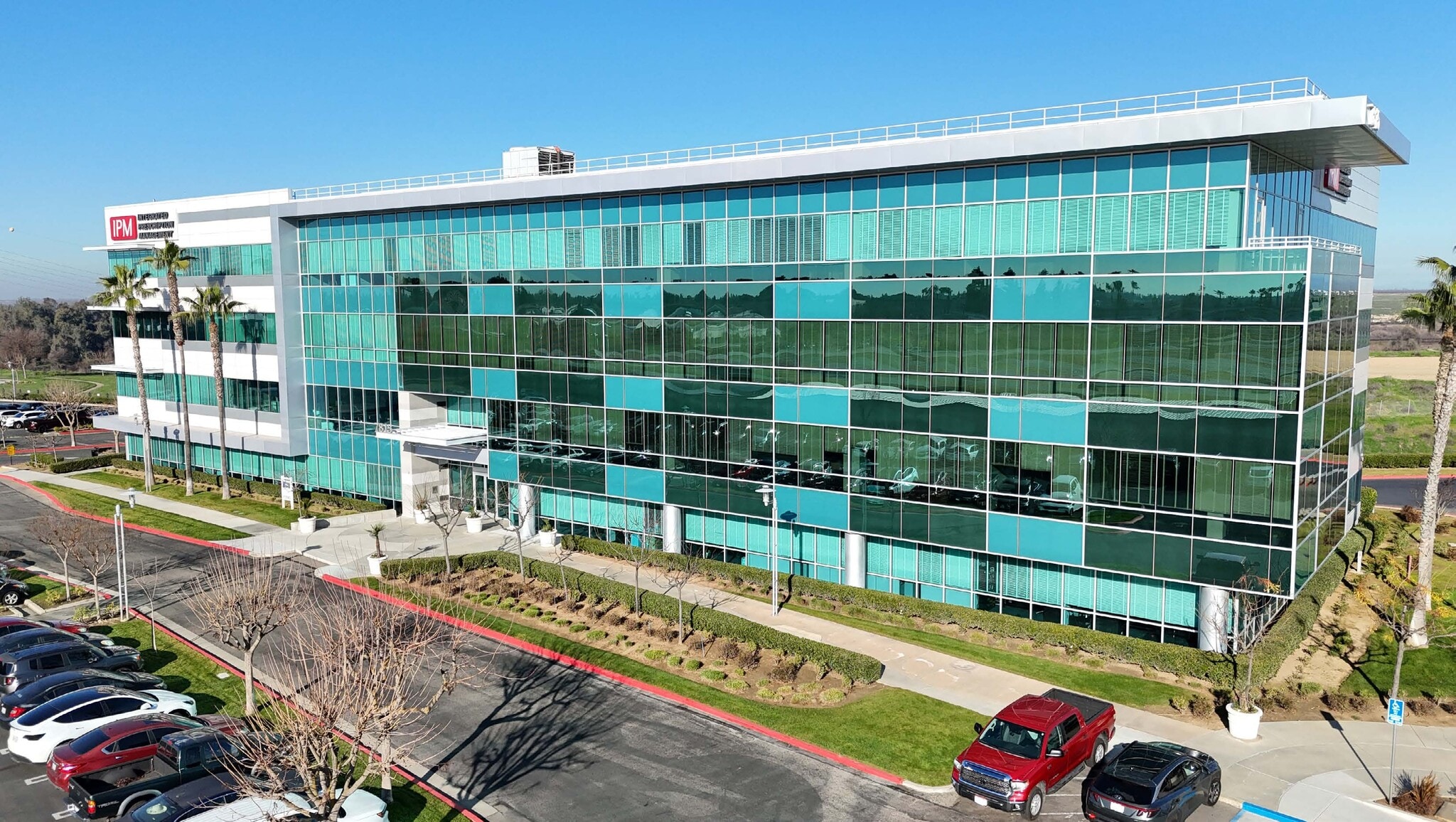 7815 N Palm Ave, Fresno, CA à louer Photo principale– Image 1 sur 12