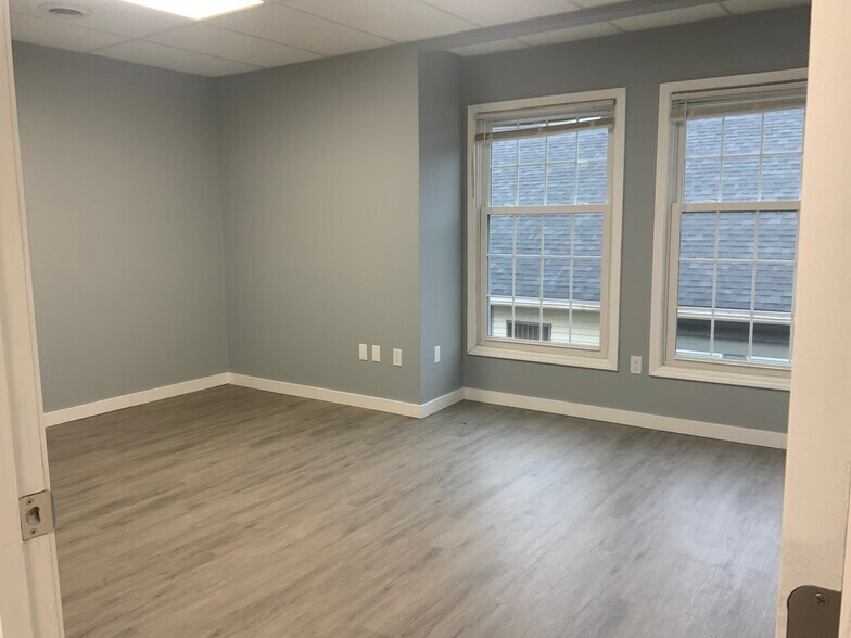 4466 Darrow Rd, Stow, OH à vendre - Photo de l’immeuble – Image 2 sur 12