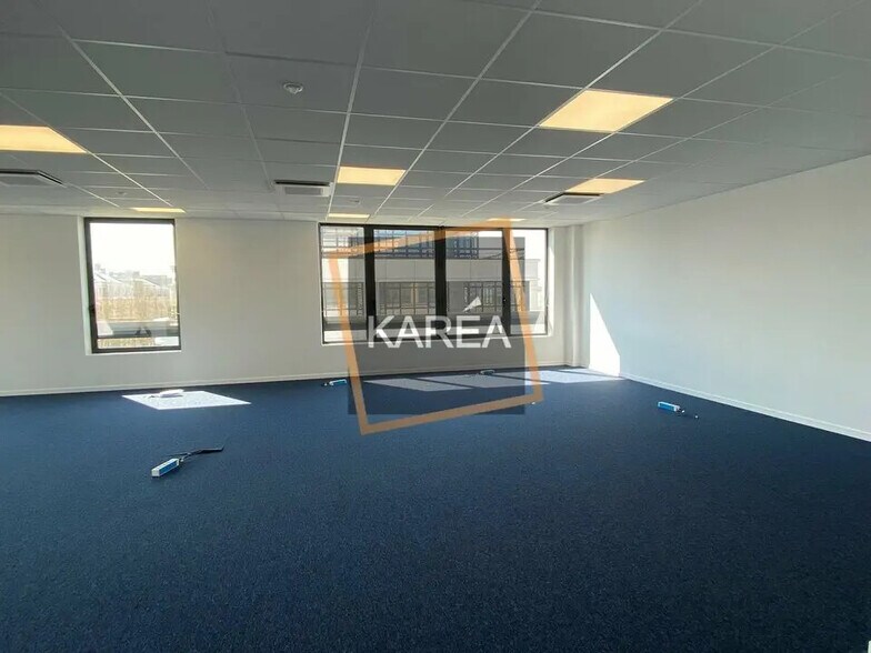 Bureau dans Chessy à vendre - Photo de l’immeuble – Image 2 sur 5