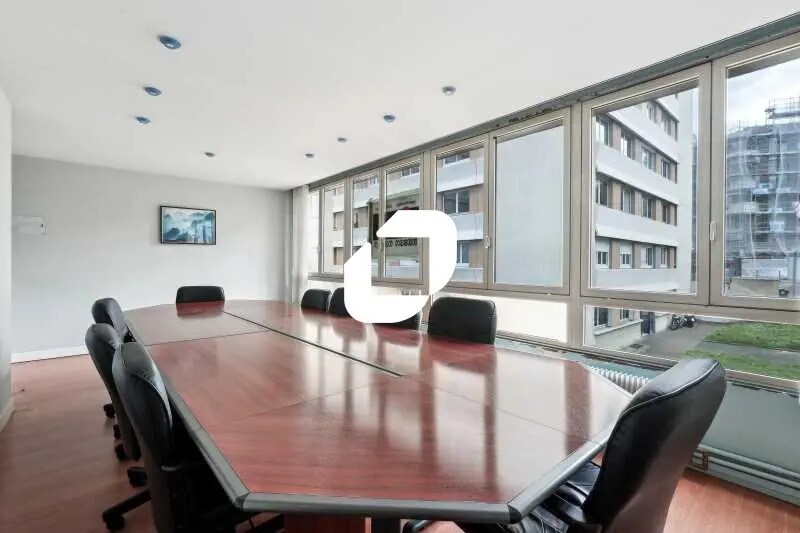 Bureau dans Sèvres à vendre - Photo de l’immeuble – Image 1 sur 14